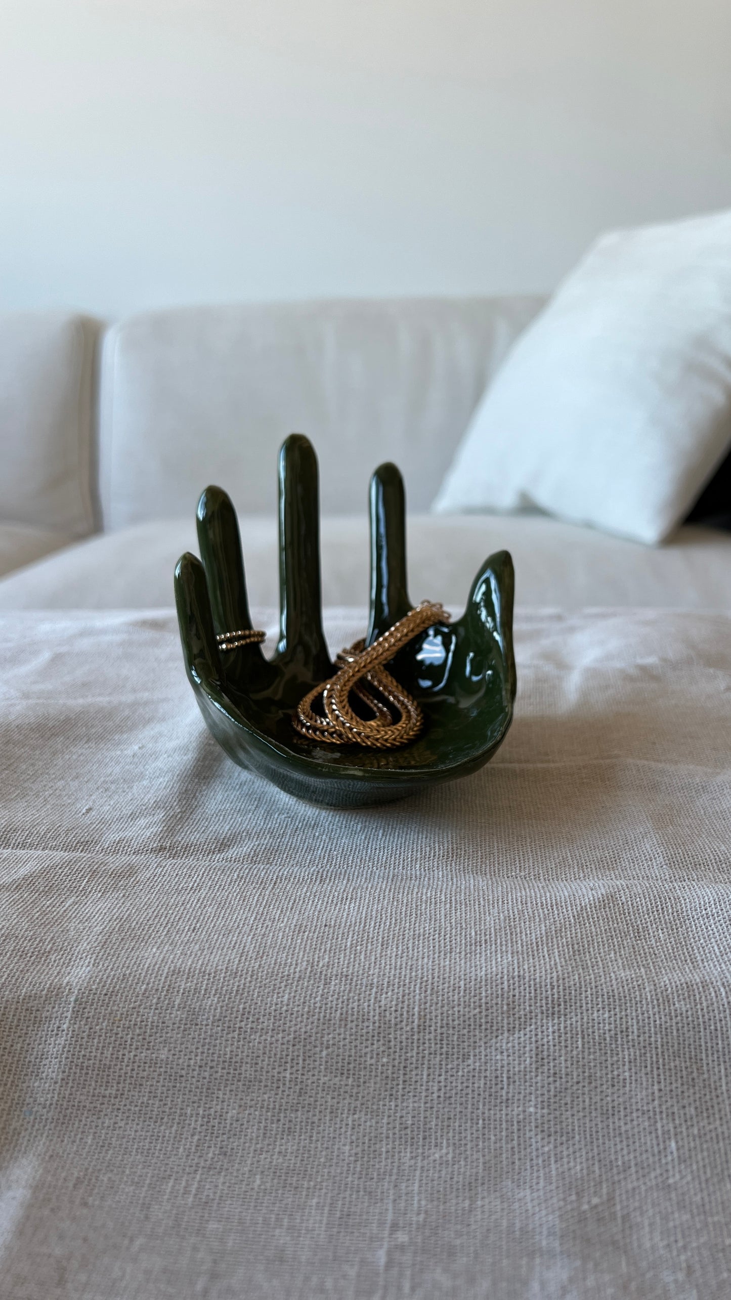 Right hand jewelry holder