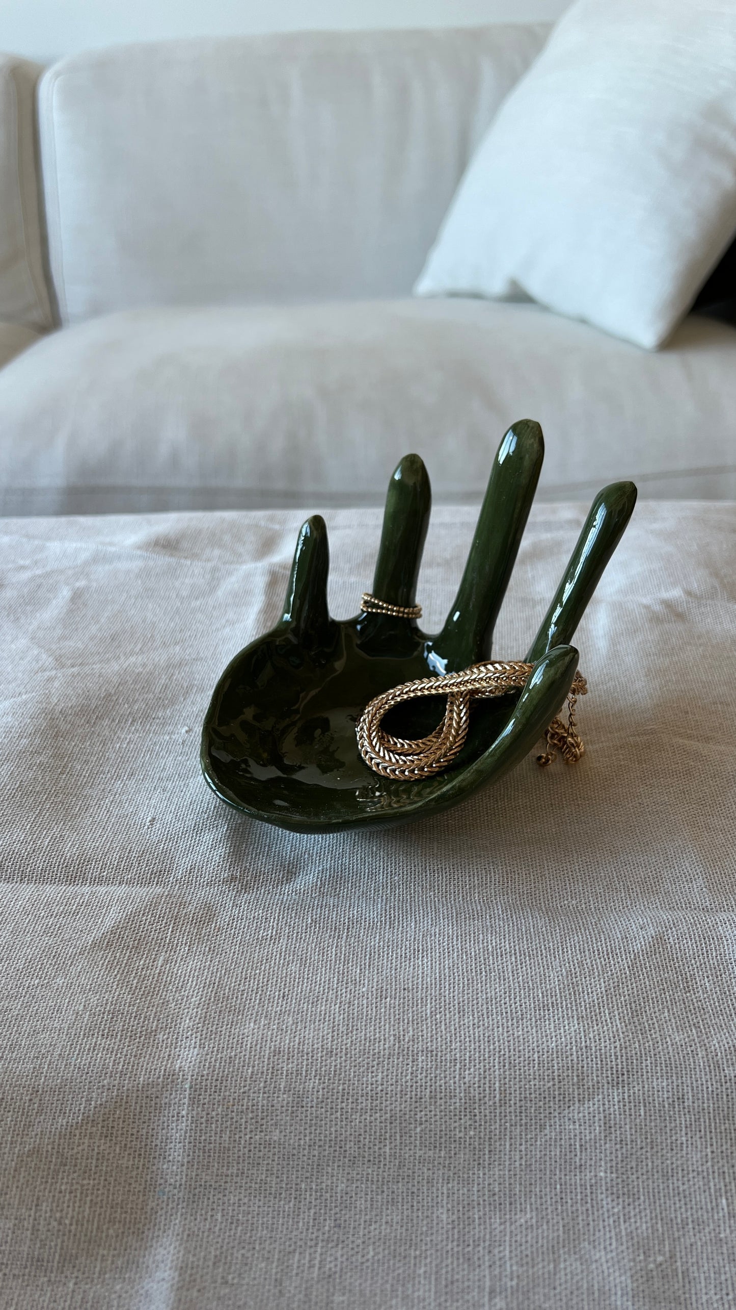 Right hand jewelry holder